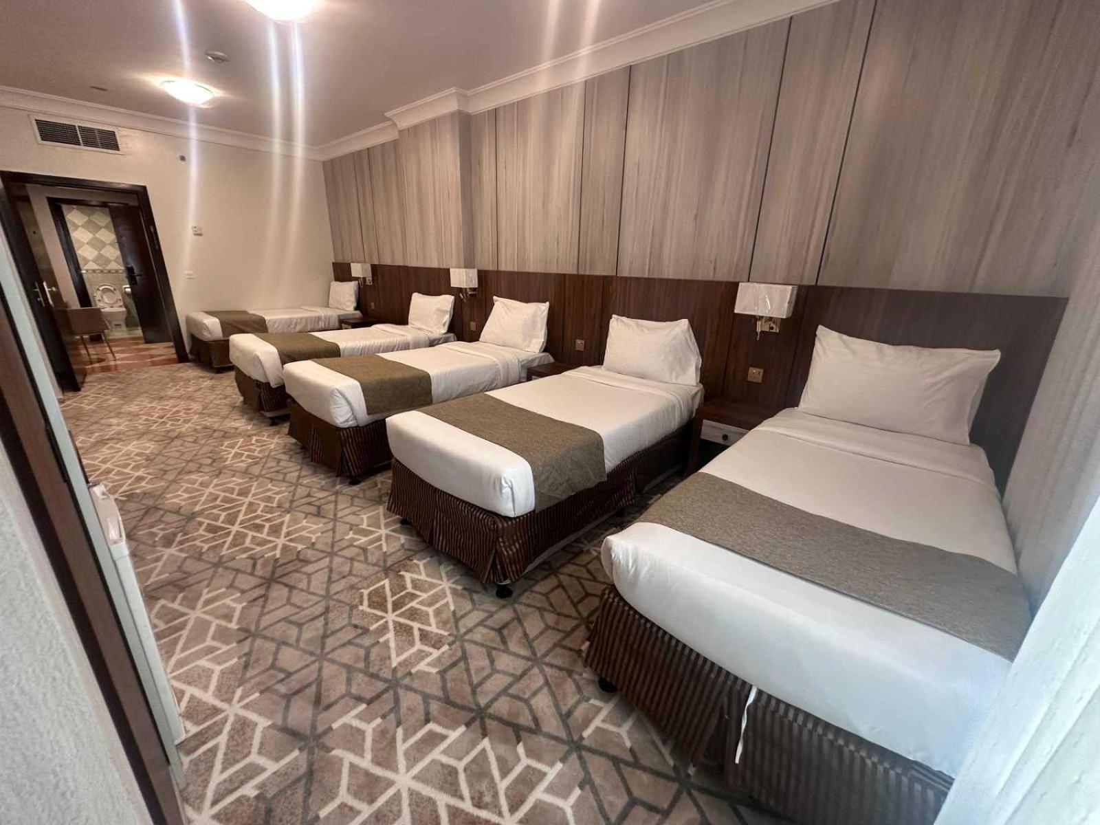 Diyar Al Salam Silver Hotel Medina Esterno foto