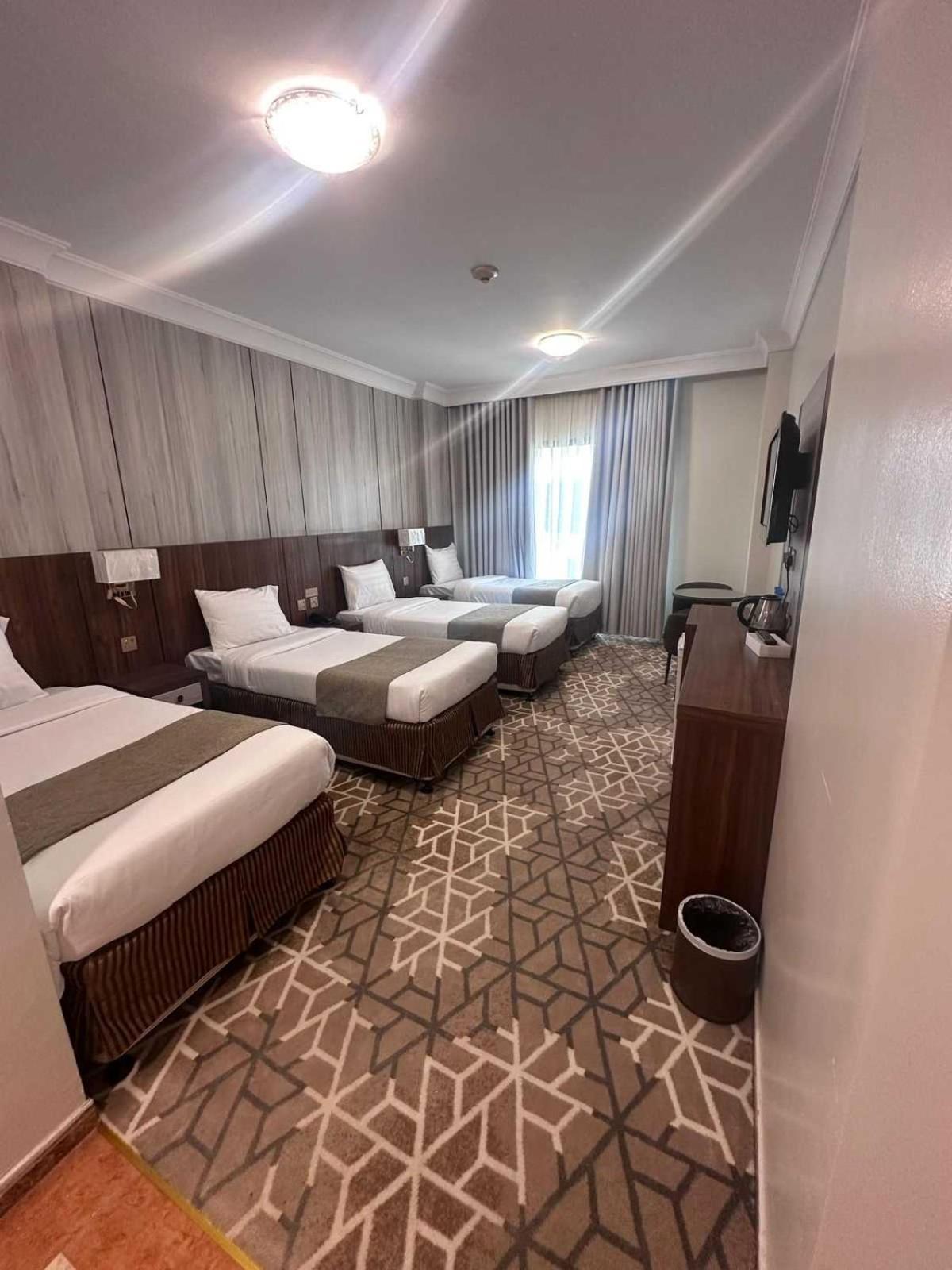 Diyar Al Salam Silver Hotel Medina Esterno foto